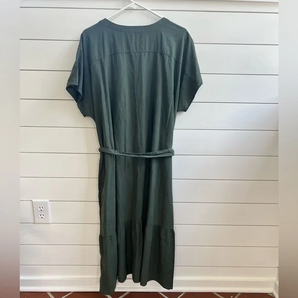 ☀️Terra & Sky Sage Green V-Neck Top - Picture 4 of 4
